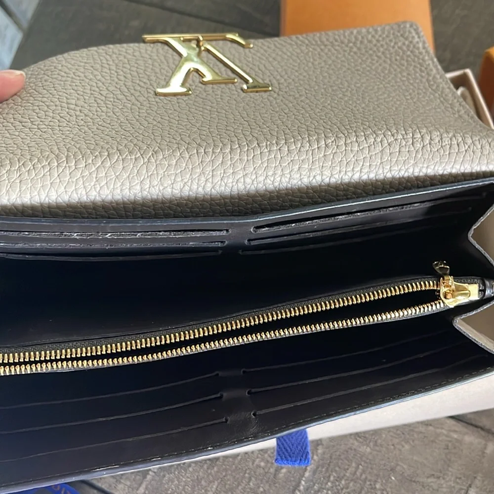 Louis Vuitton Capucines Wallet